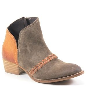 💯Authentic Diba True SAY AGAIN Brown and Orange